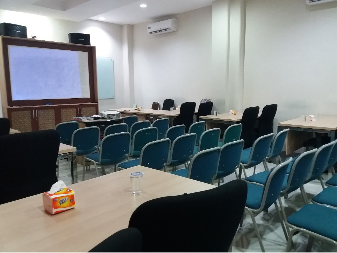 ruang-diskusi-prodi-mata-1-1